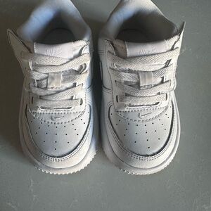Preloved Nike Air Force 1 Low Easy On White Sneakers